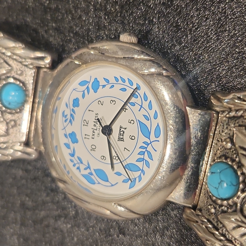 Watch - Picture 3 of 5